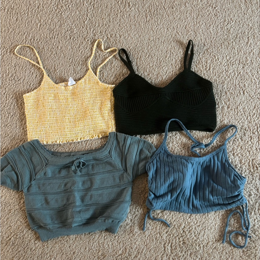 Women’s Crop Top Bundle Size M (4 items)